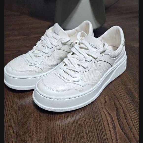 Gucci Women's White Sneakers - Picture 1 of 6